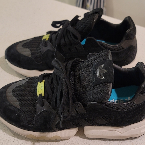 Adidas Shoes - Picture 2 of 5